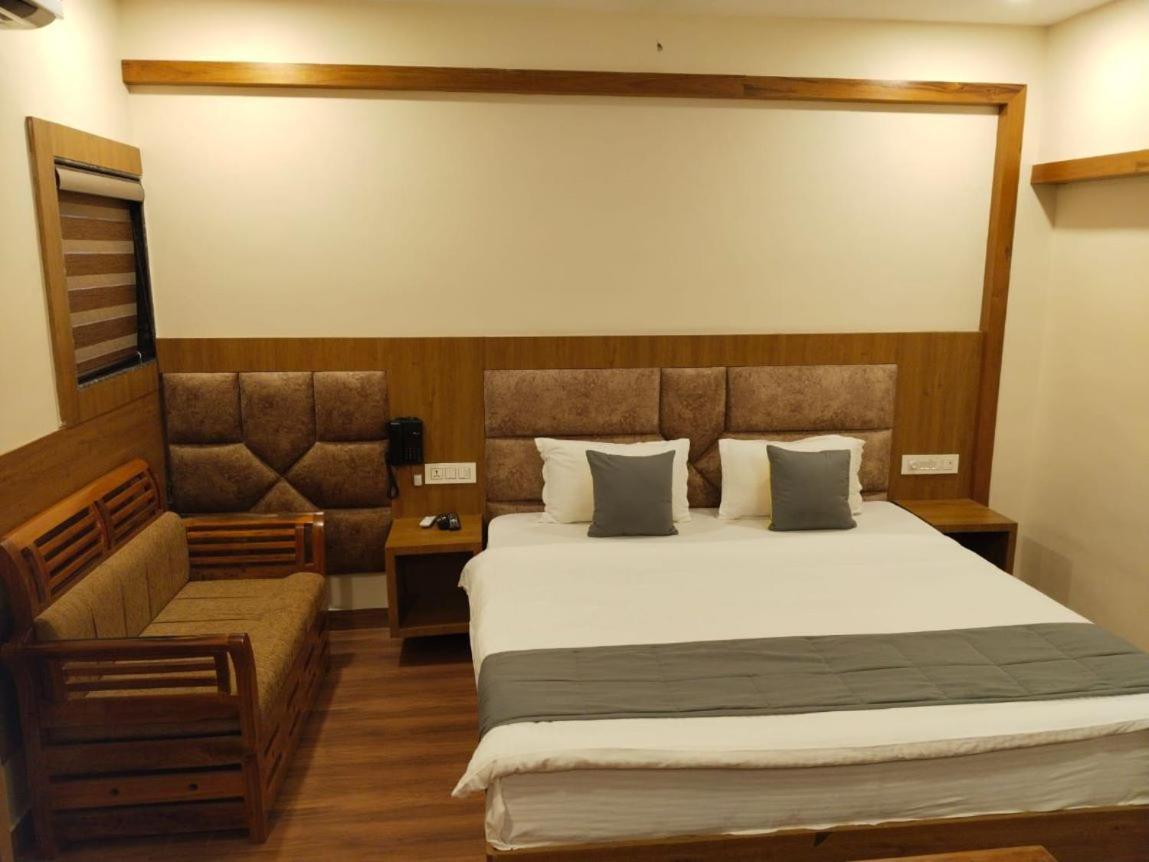 Hotel President Park Coimbatore Buitenkant foto